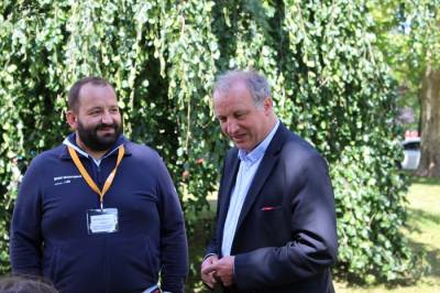 Bundestagskandidat Eckhard Gnodtke im Gespräch mit Stadtrat Kirchbach