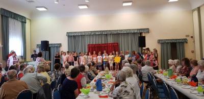 Auffhrung des Schulchores der Comenius-Grundschule von Tangermnde